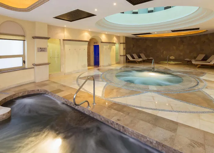 Del Arco Residences Hotel